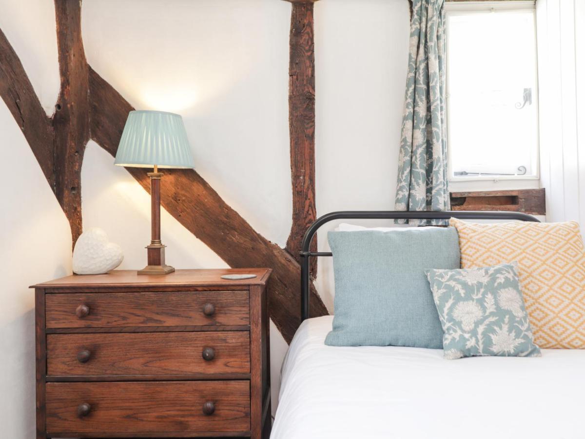 Tudor Cottage แซนด์วิช ภายนอก รูปภาพ
