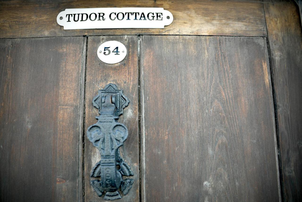 Tudor Cottage แซนด์วิช ภายนอก รูปภาพ
