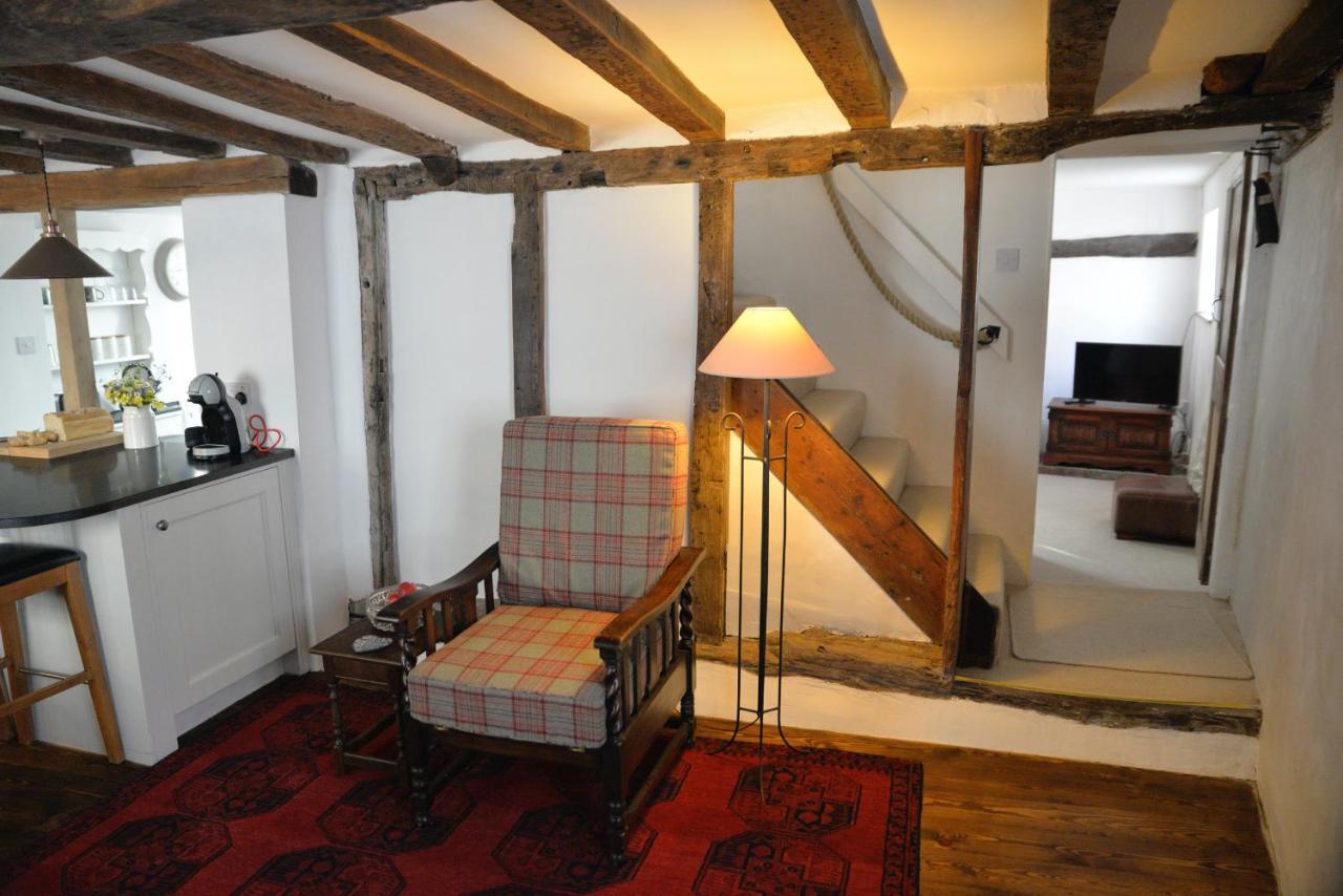 Tudor Cottage แซนด์วิช ภายนอก รูปภาพ