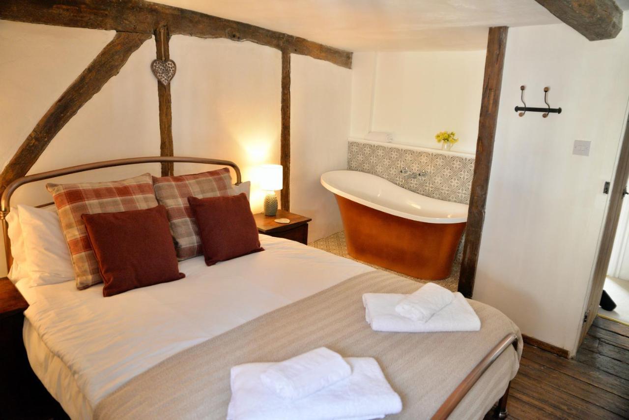 Tudor Cottage แซนด์วิช ภายนอก รูปภาพ